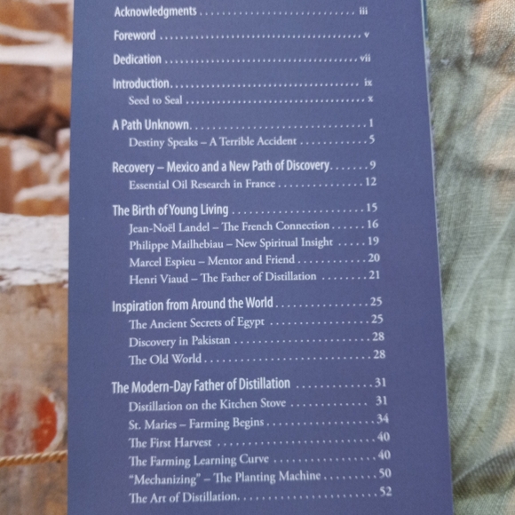 Book on Essential Oils - Seed to Seal - Picture 13 of 16